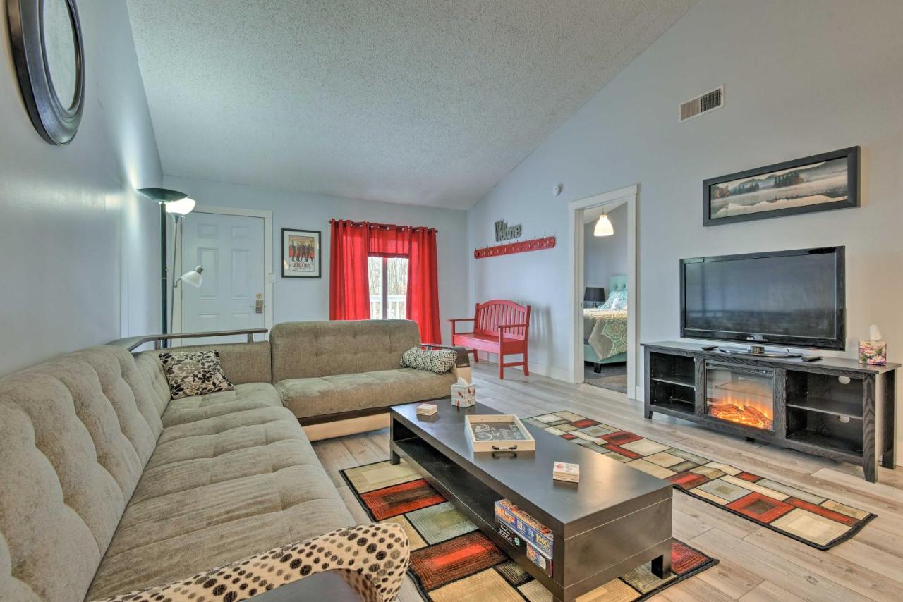 Mount Pocono Condo With Balcony, Near Mt Airy Casino Kültér fotó
